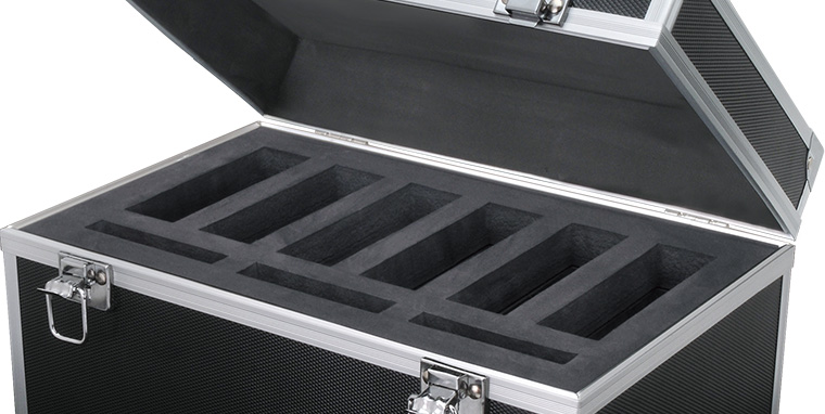 裸族のハードなケース（3.5インチHDD×6台＋2.5インチHDD/SSD×3台収納